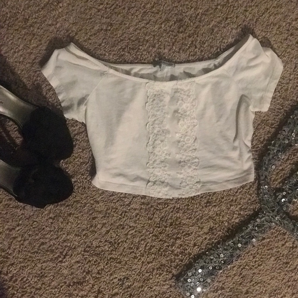 White off the shoulder crop top